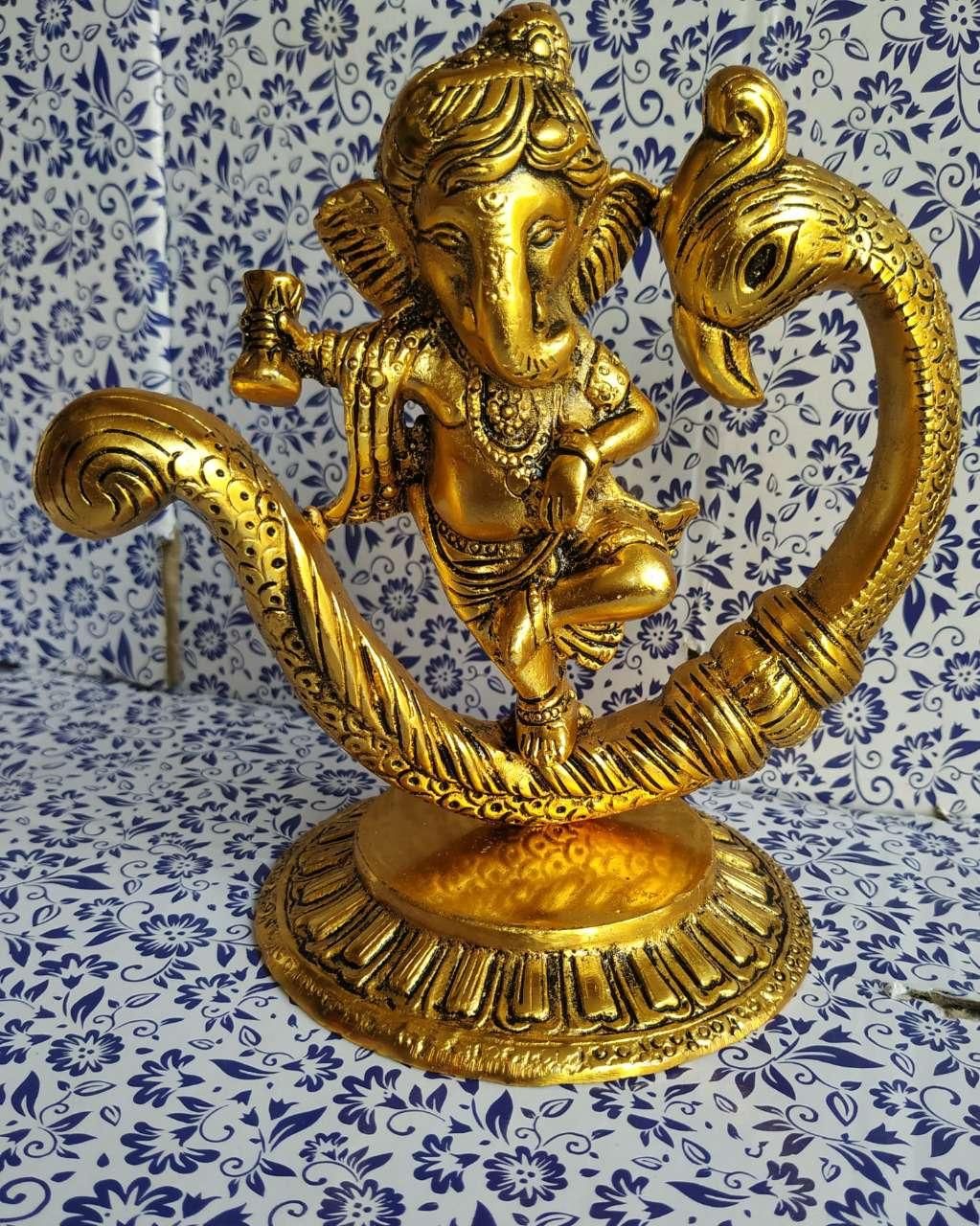 Gold Plated Metal Showpiece