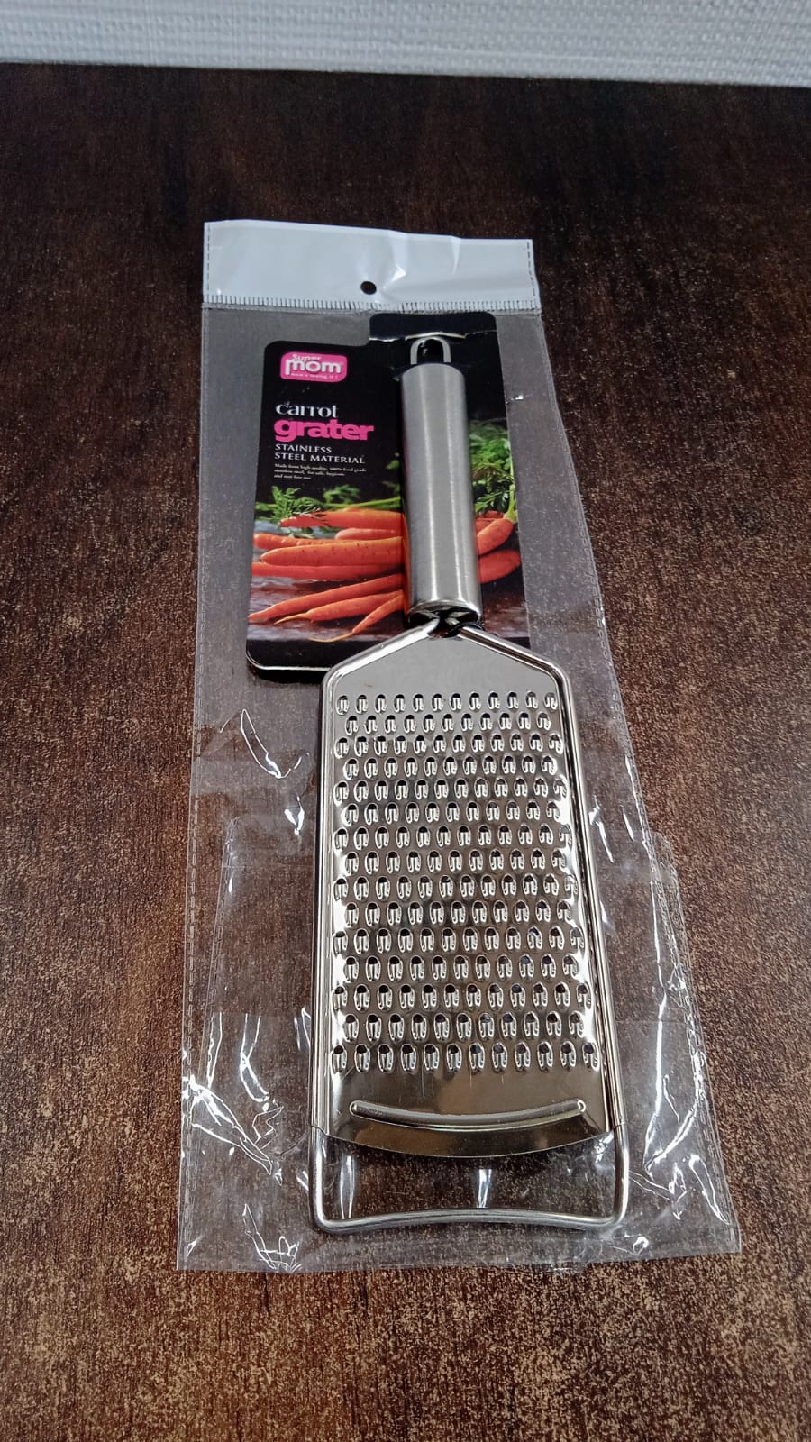 Pretty Buyers Carrot Grater – Durable Stainless Steel Kitchen Shredder